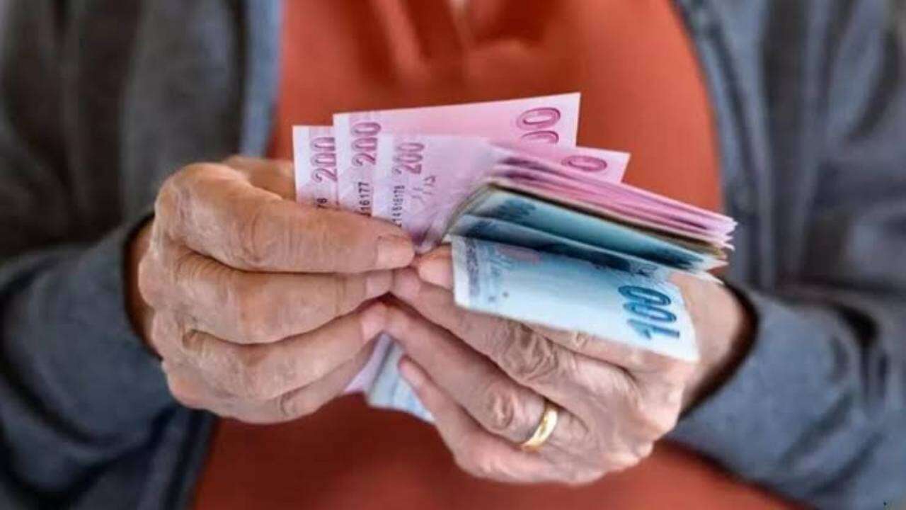 EYT'yi kaçıranlara yeni umut: 2000-2008 arası sigortalılara kademeli emeklilik masada, TBMM'ye 6 maddelik önerge sunuldu! 3
